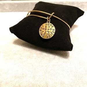(NEW!) Live, Hope, Believe Bangle bracelet